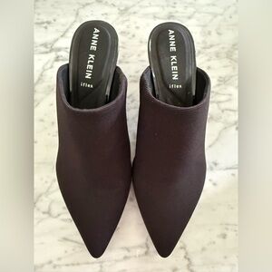 Anne Klein iFlex Black Pointed Toe Mule Kitten Heel Y2K Minimalist Size 8.5 90s